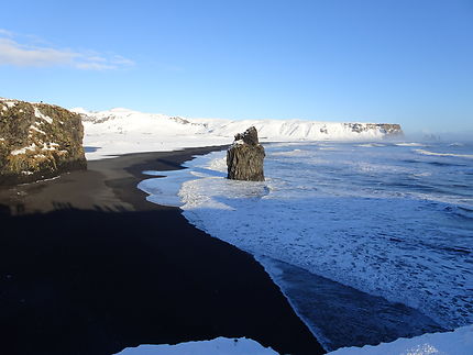 Plage d’Islande en hiver, Vík