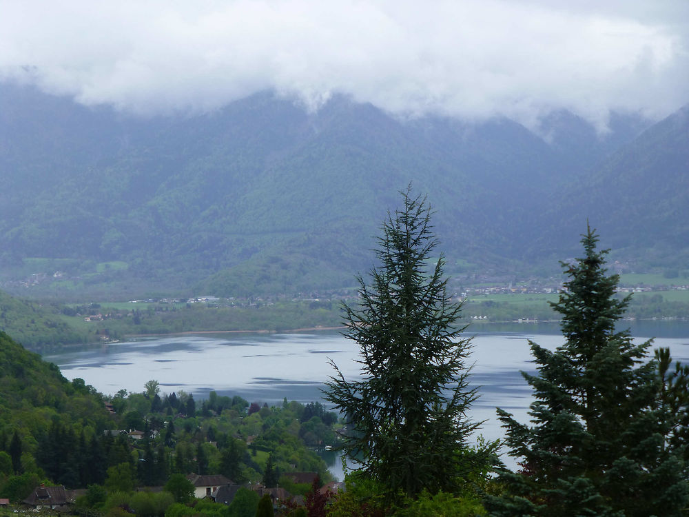 Vue sur le lac à Talloires