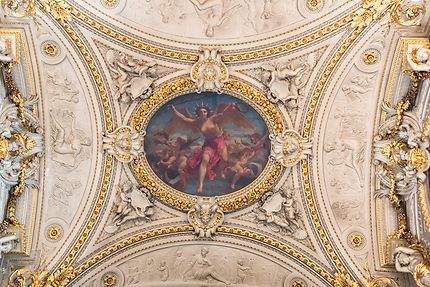 Le Louvre, escalier Mollien, plafond sculpté 