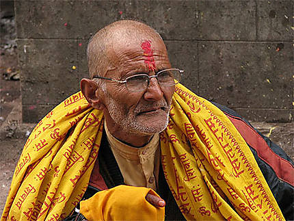 Portrait dans un temple à Patan