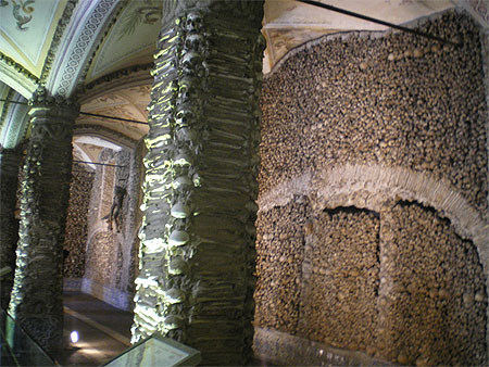 Evora - La chapelle des ossements Evora - La chapelle des ossements