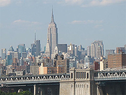 L'Empire State Building depuis le pont de Brooklyn