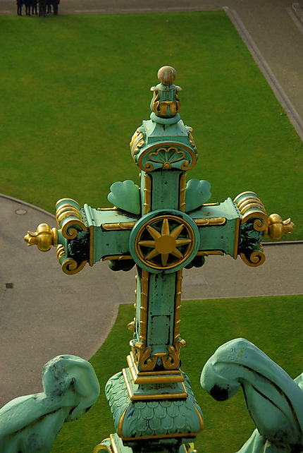 Croix au dessus de la Cathédrale Berlinoise