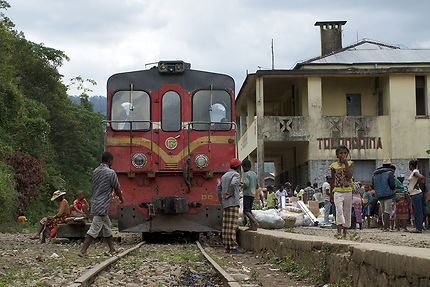Le train du Sud-Est entre Fianarantsoa et Manakara