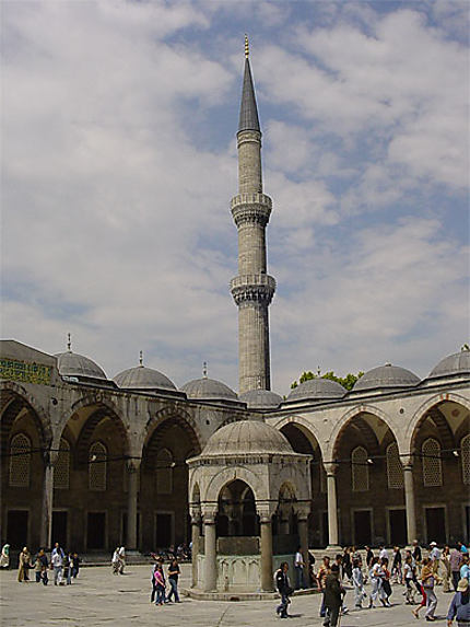 La cour de la Mosquée bleue