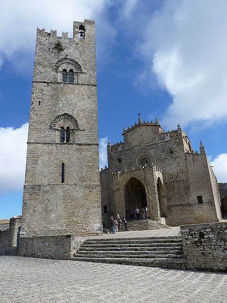 Beffroi et église d'Erice Beffroi et église d'Erice