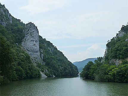 Effigie de Décebal sur les bords du Danube