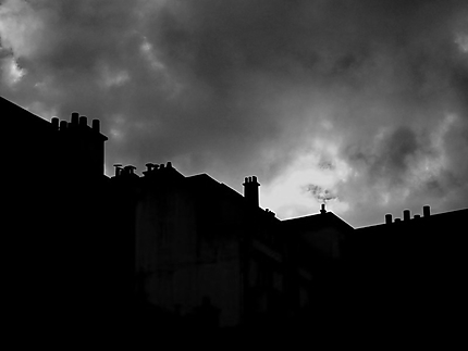 Silhouettes des toits de Paris