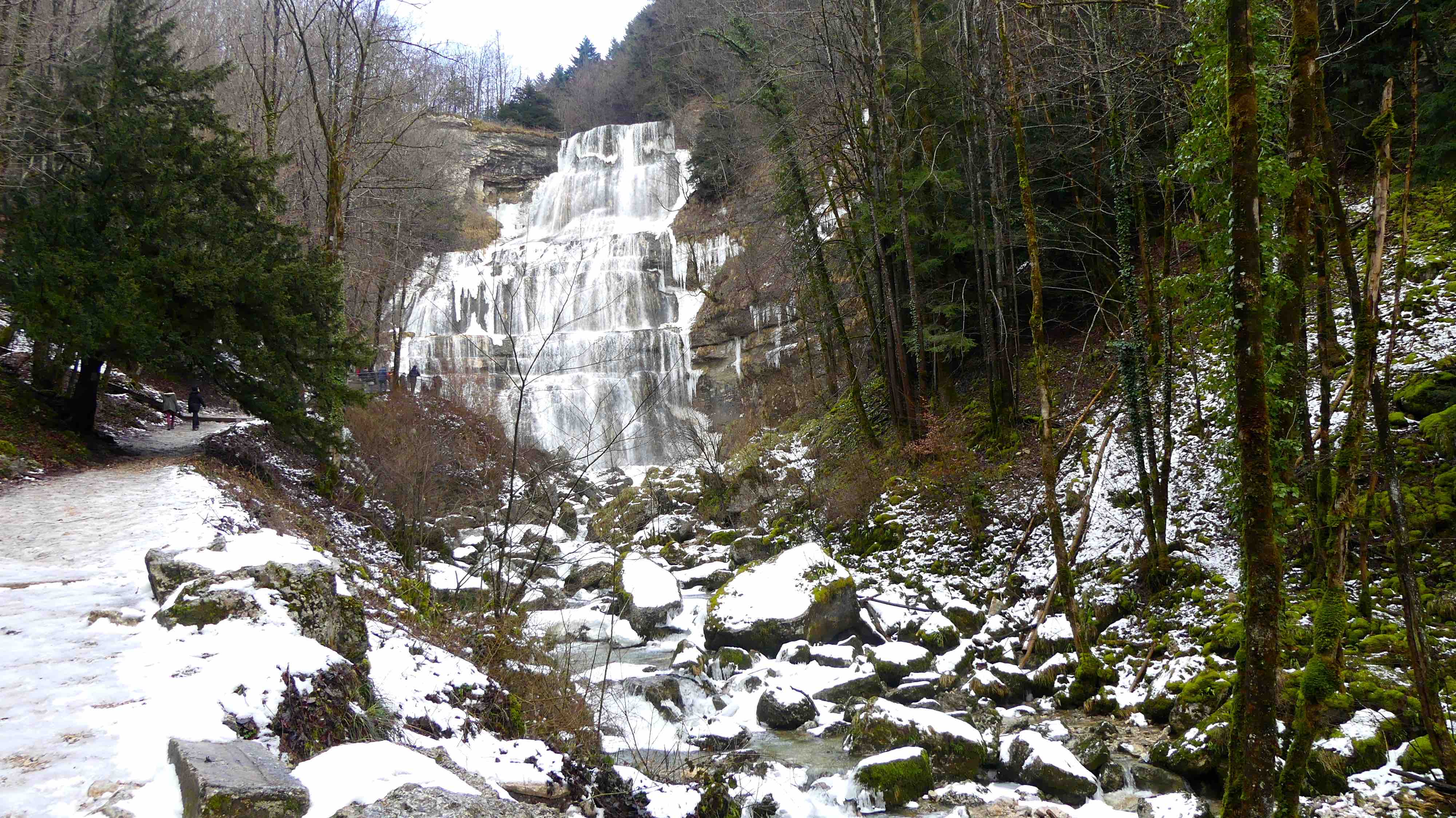 Cascade de l'Eventail sous la neige Cascade de l'Eventail sous la neige