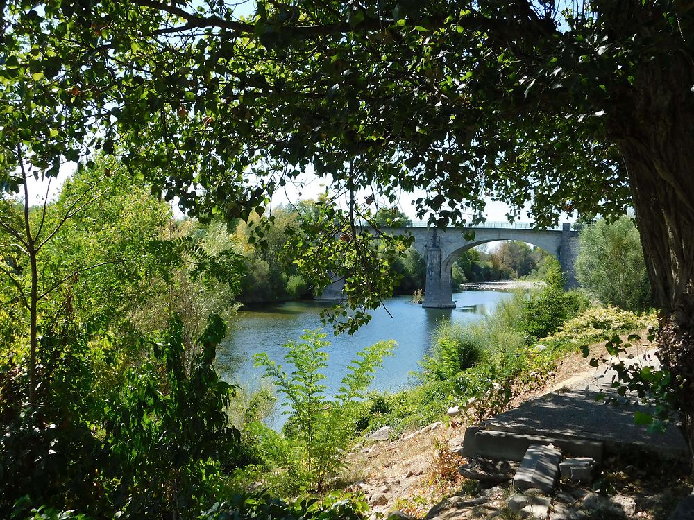 Bord de l'Ardèche, Lanas