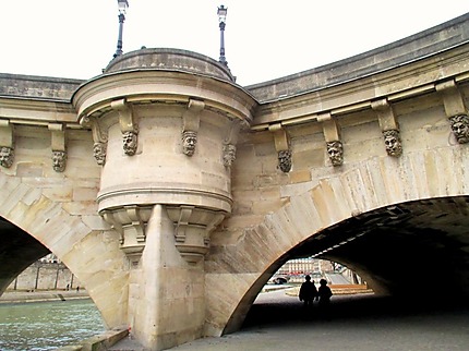 Le vieux pont (coté rive gauche) 