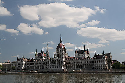Parlement nuageux