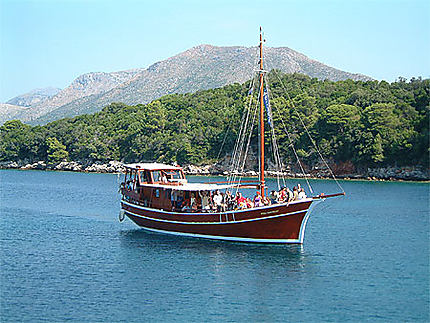 Bateau sur mer adriatique