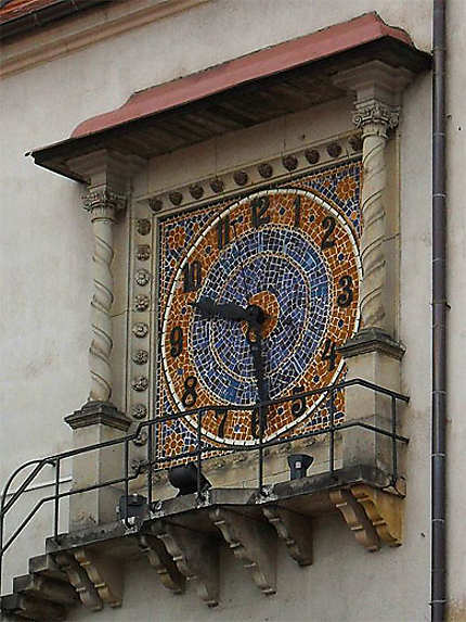 Horloge en mosaïque