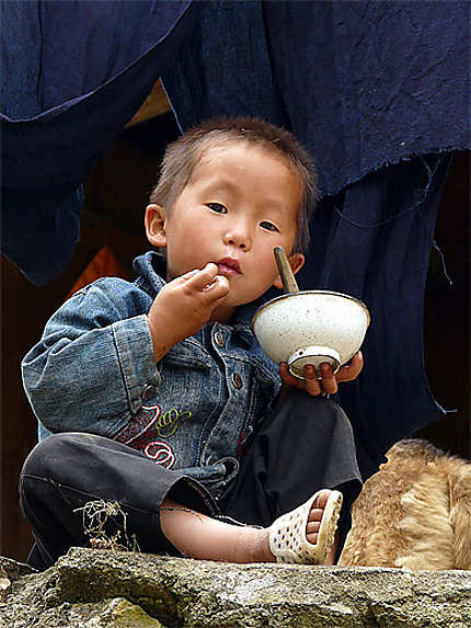 Enfant Hmong Noir