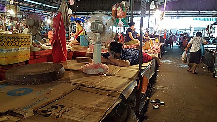 Khua Din market