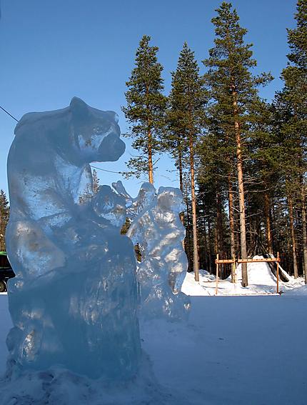 Sculpture de glace à côte de Kittila
