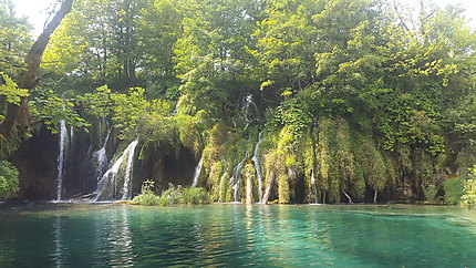 Cascades et Lacs magnifiques à Plitvice