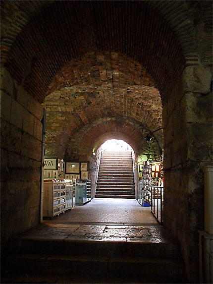 Les souterrains du Palais de Dioclétien