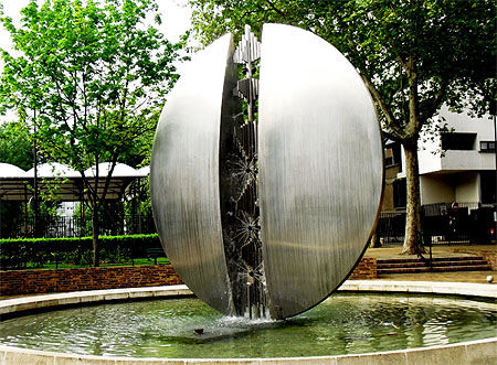 Fontaine Monumentale