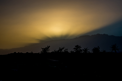 La nuit tombe sur Porto Novo