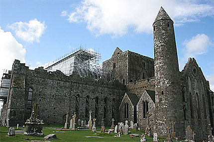 La tour ronde et la cathédrale