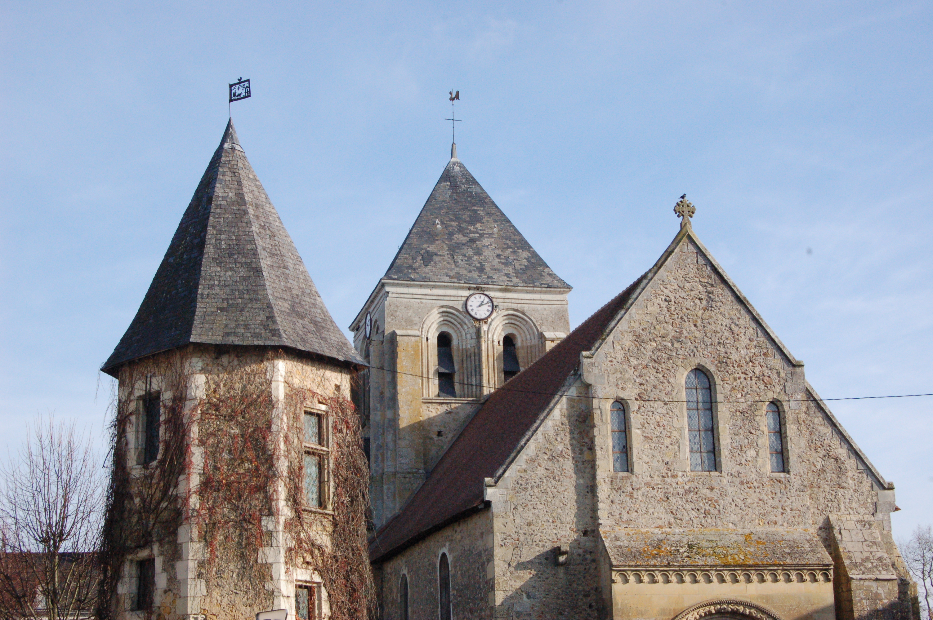 Eglise de Bazouges sur le Loir et tour du pilori