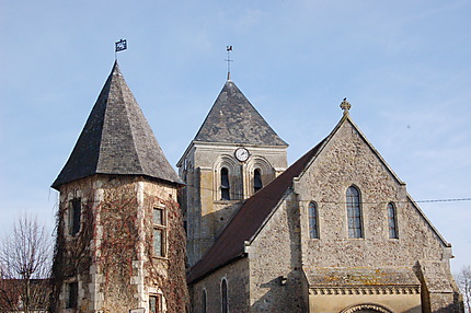 Eglise de Bazouges sur le Loir et tour du pilori