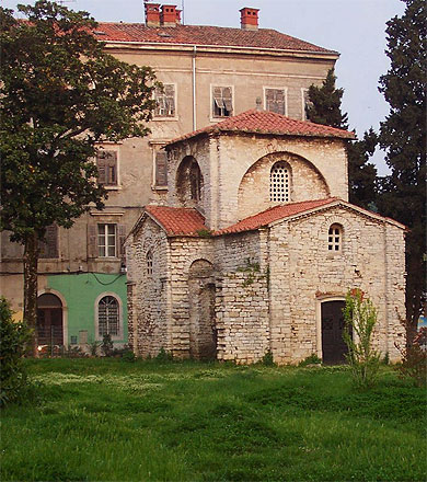 Une humble basilique du 6ème siècle Une humble basilique du 6ème siècle