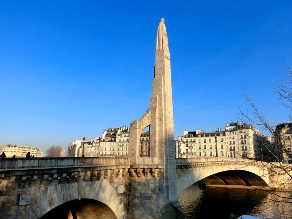 Statue de Sainte Geneviève