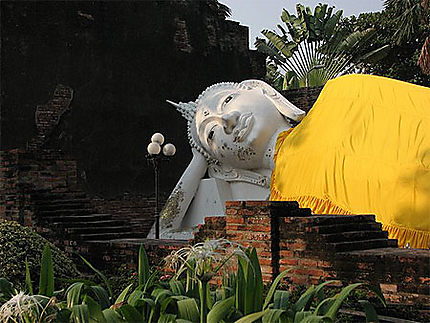 Bouddha couché au Wat Yaichaimongkon