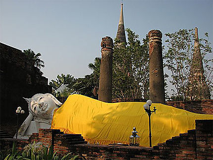 Bouddha couché au Wat Yaichaimongkon