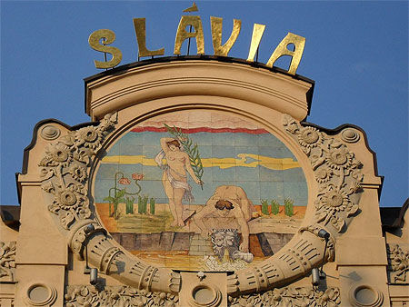 Hôtel Slavia : détail de la façade