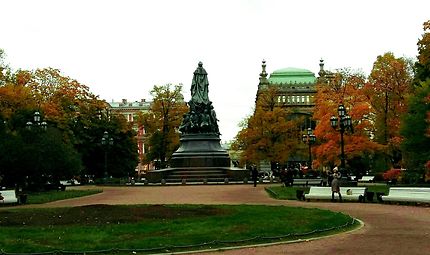 Saint-Petersbourg en couleurs d'automne