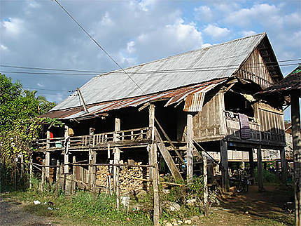 Maison typique à Vang Vieng
