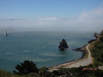 La Baie de San Francisco sous le brouillard