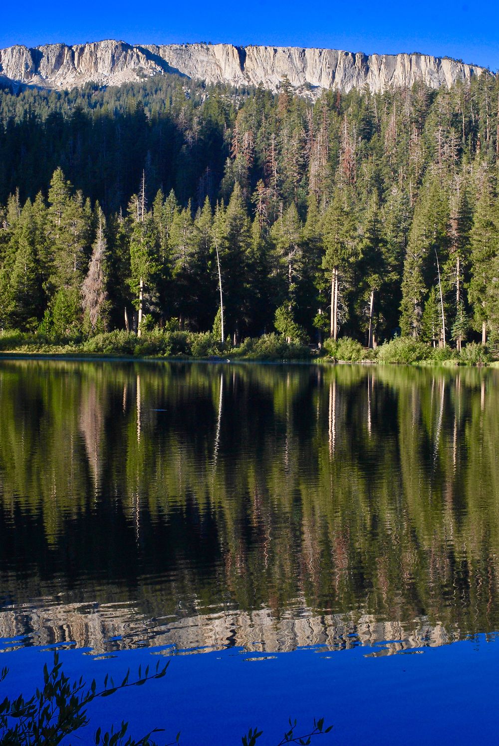 Reflets à Mammoth Lakes