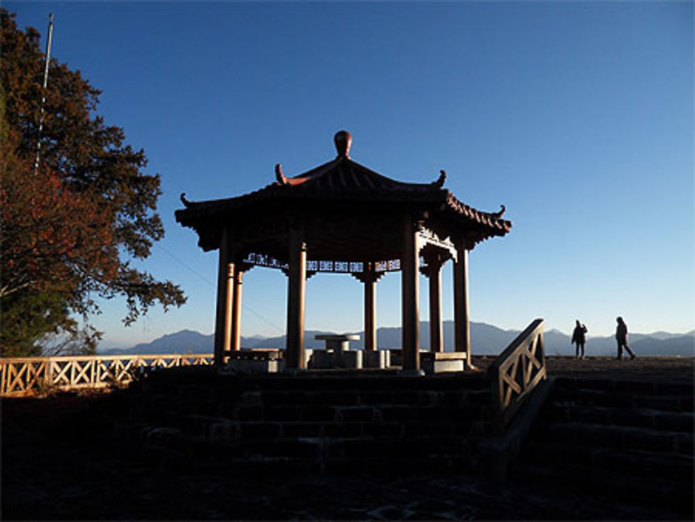 Lever du soleil au-dessus Jhushan 