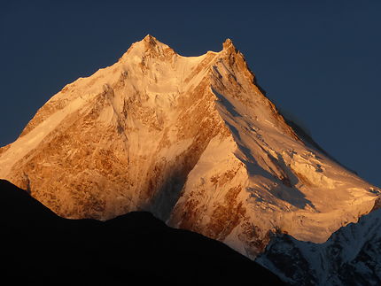 Lever du soleil sur le Manaslu (Nepal)