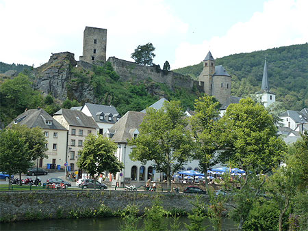Vue sur Esch-sur-Sûre Vue sur Esch-sur-Sûre