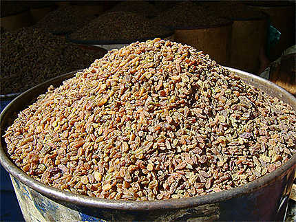 Raisins secs au marché