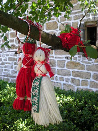 La "martenitsa"-unique tradition populaire au monde La "martenitsa"-unique tradition populaire au monde