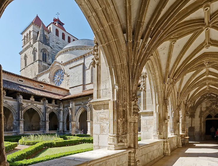 Saint-Étienne de Cahors, une cathédrale qui en impose