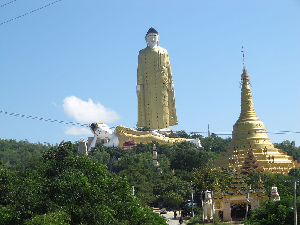 Bouddha debout