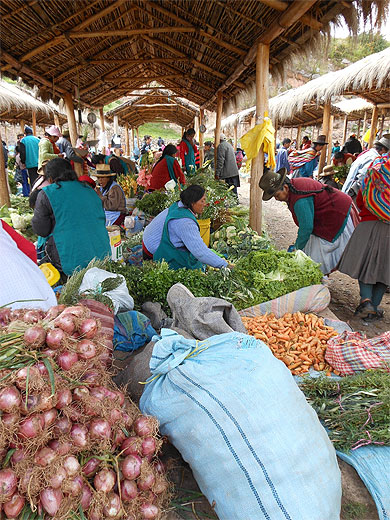 "Troc" au marché de Chinchero "Troc" au marché de Chinchero