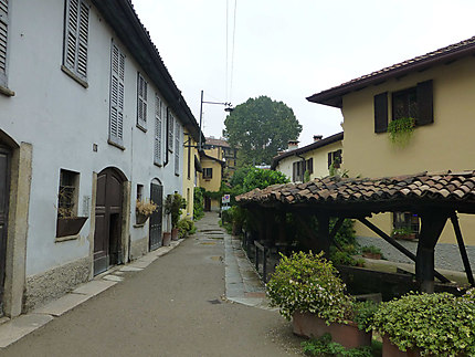 Petite rue ancienne à Navigli