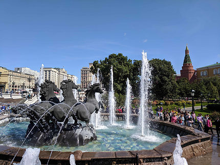 Imposante fontaine au Jardin d'Alexandre