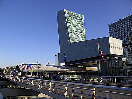 Architecture moderne, avenue Le Corbusier, Lille
