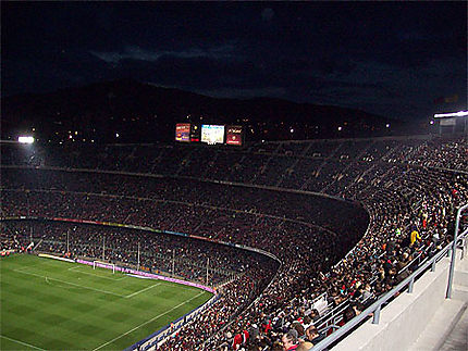 Le Camp Nou de nuit