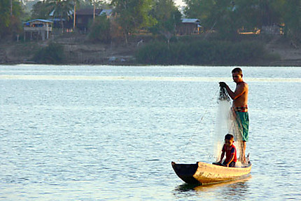 pêcheur sur le mekong
